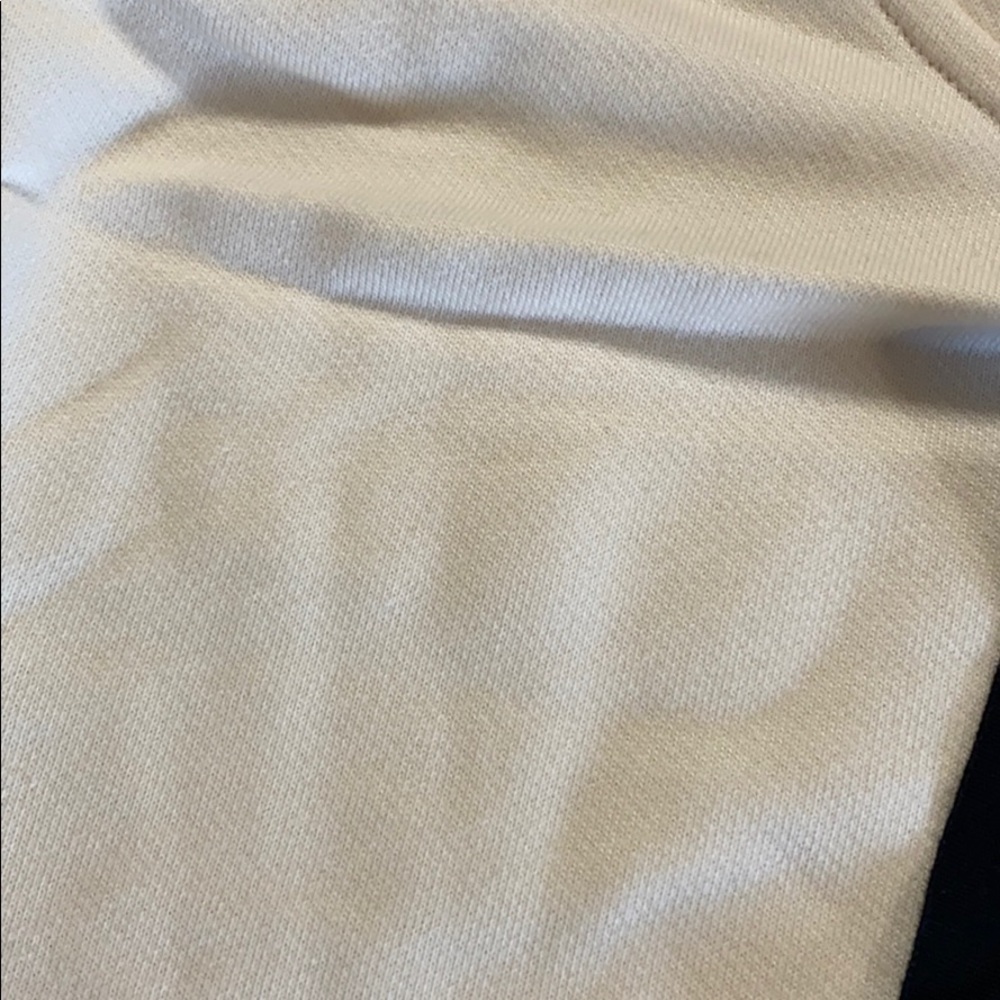 SOLD! Alo Yoga Cream Cropped Short Sleeve Hoodie - Picture 3 of 7